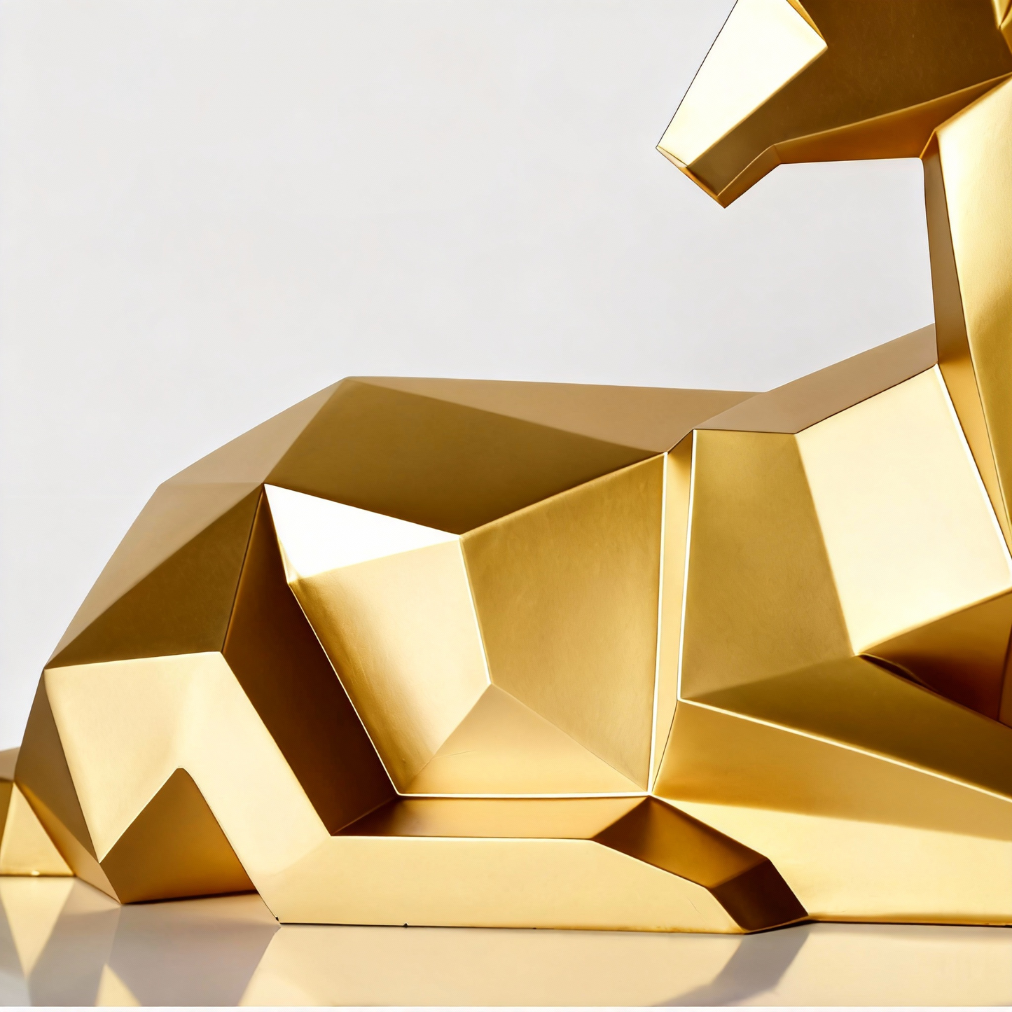 Escultura Geométrica de Ciervo