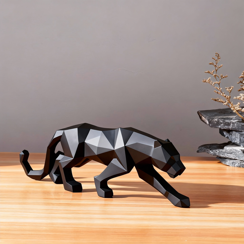 Escultura Geométrica de Pantera Negra